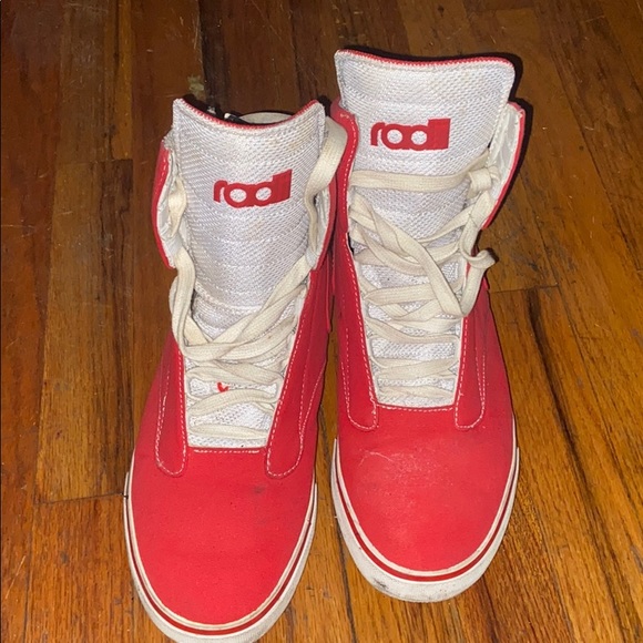 Used - Picture 2 of 3